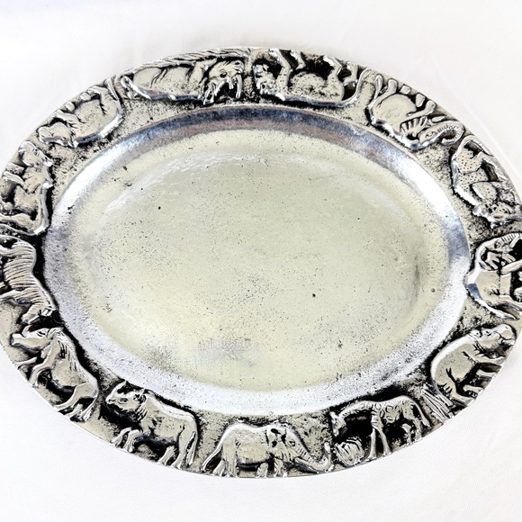 Oval African Animals Platter Heavy Cast Aluminum 11 X 9.5 inch Excellent Gift - Picture 7 of 14